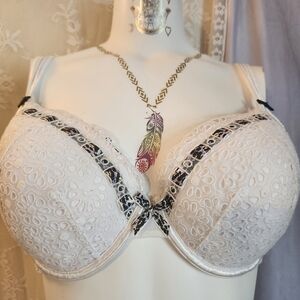 Victoria's Secret White and Black Lace Bra